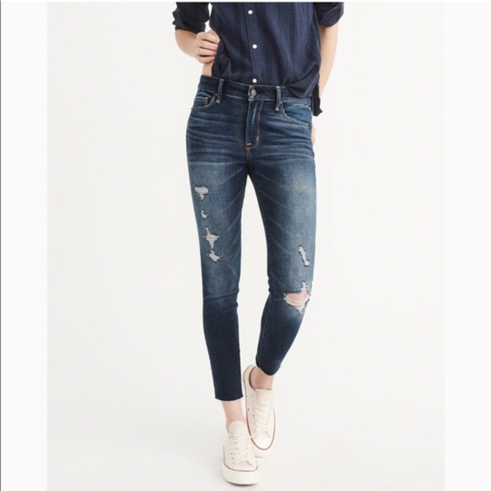 SALE!! Abercrombie Harper Ripped Ankle Jean